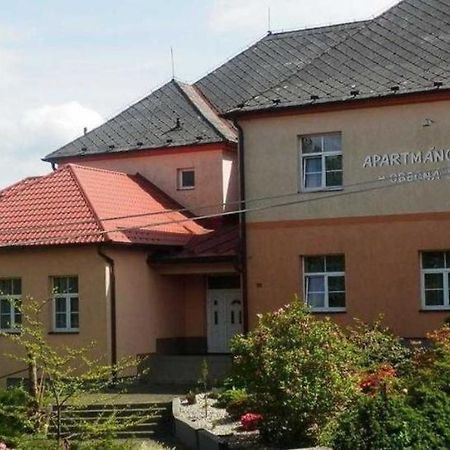 Apartmanovy Dum Obecna Skola Svetlik Bagian luar foto