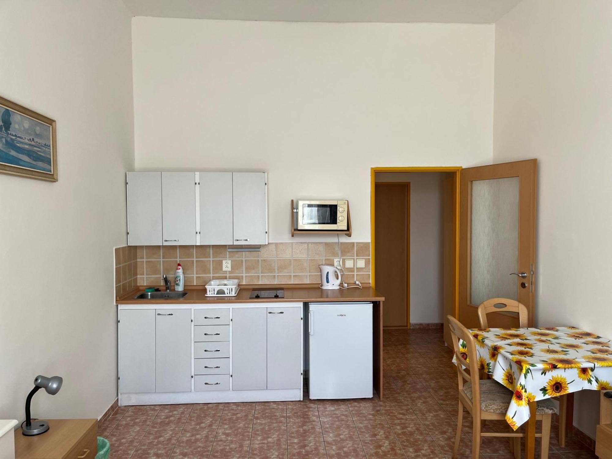 Apartmanovy Dum Obecna Skola Svetlik Bagian luar foto