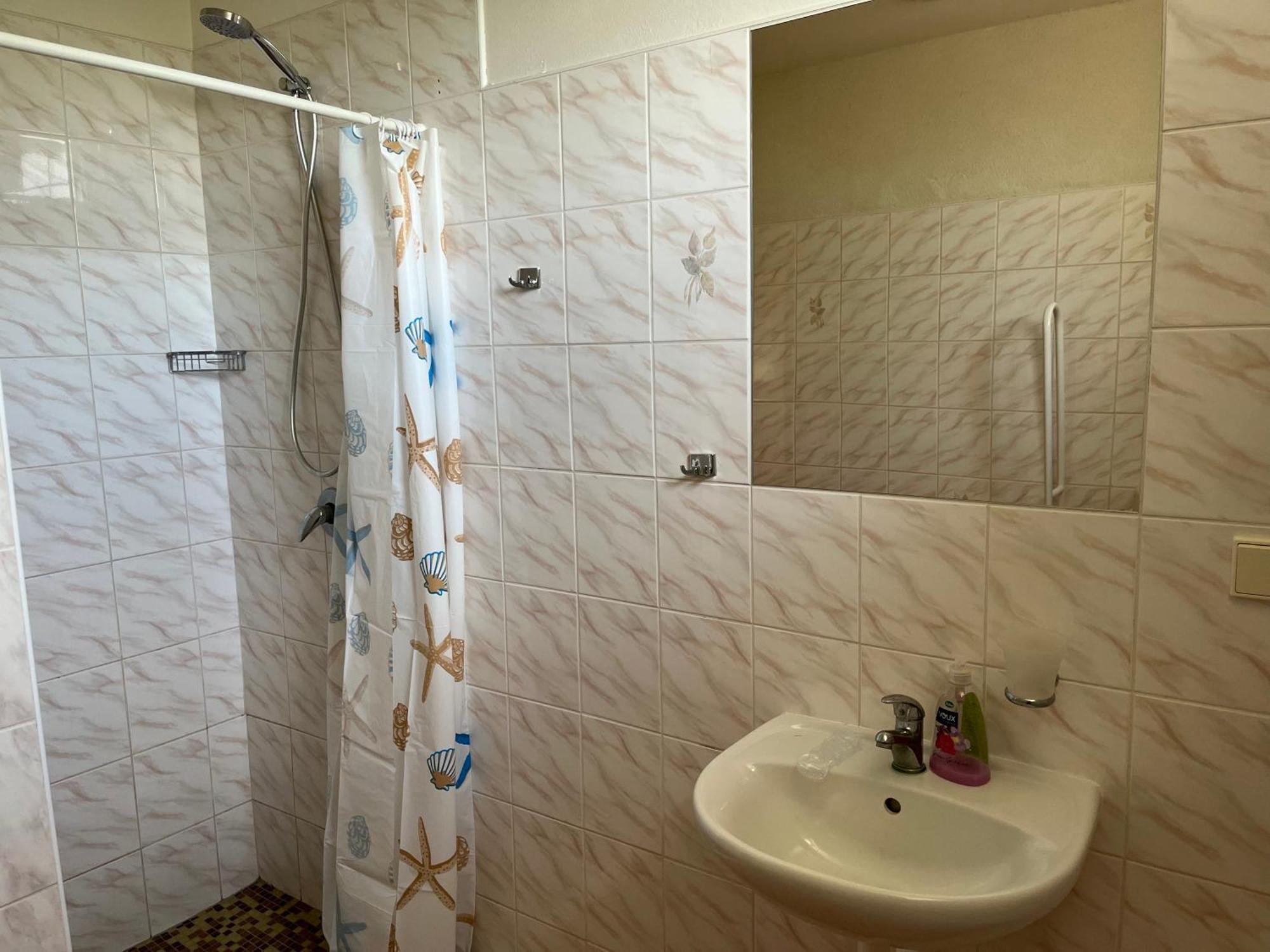 Apartmanovy Dum Obecna Skola Svetlik Bagian luar foto